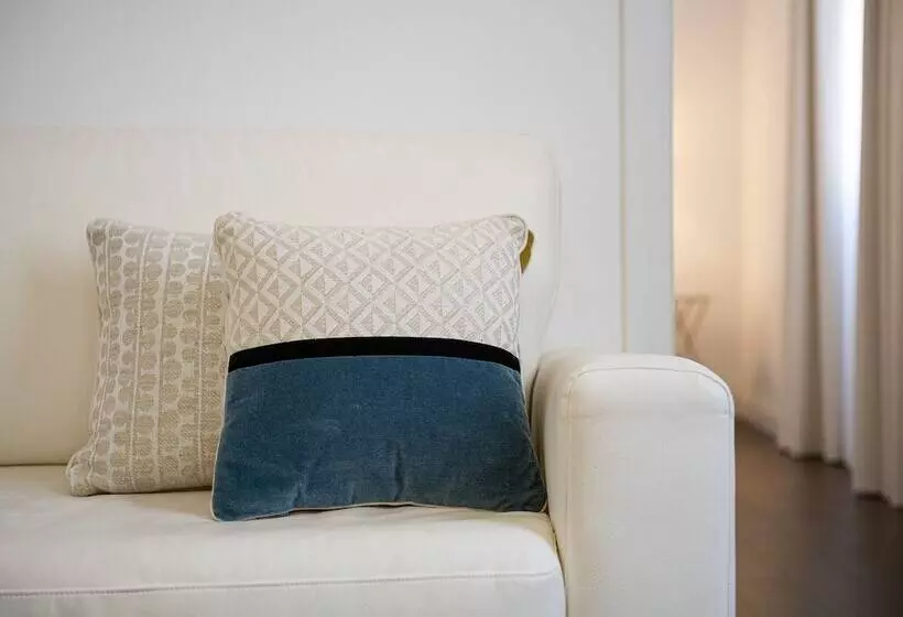 تختخواب و صبحانه Pley Cagliari Boutique Suites