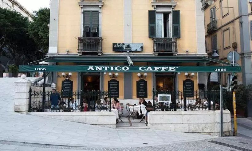 تختخواب و صبحانه Pley Cagliari Boutique Suites