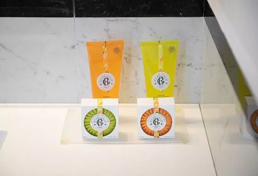 تختخواب و صبحانه Pley Cagliari Boutique Suites