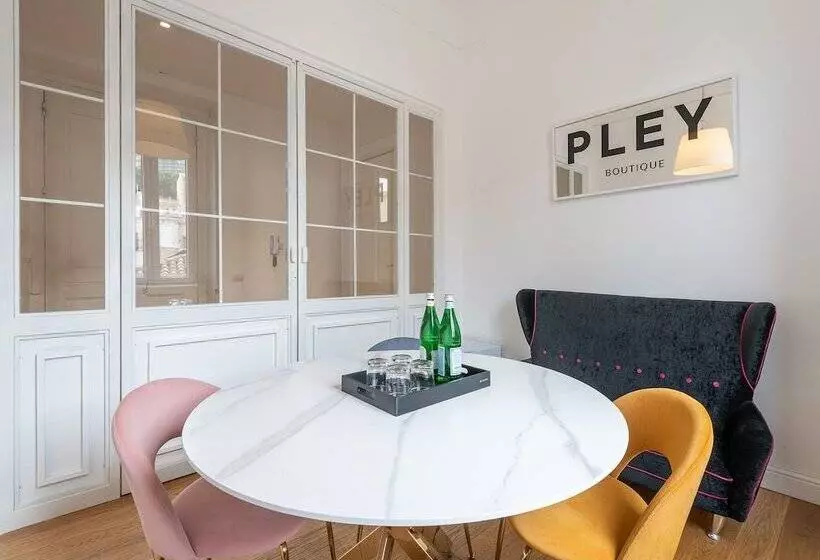 تختخواب و صبحانه Pley Cagliari Boutique Suites