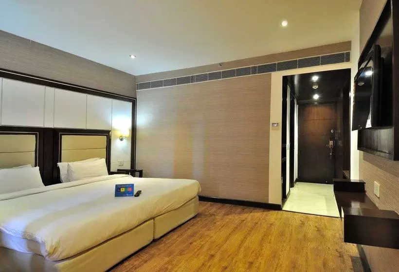 Fabhotel Rajouri Garden Main Market