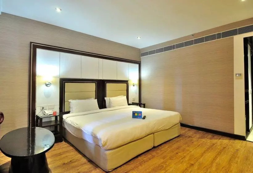 Fabhotel Rajouri Garden Main Market