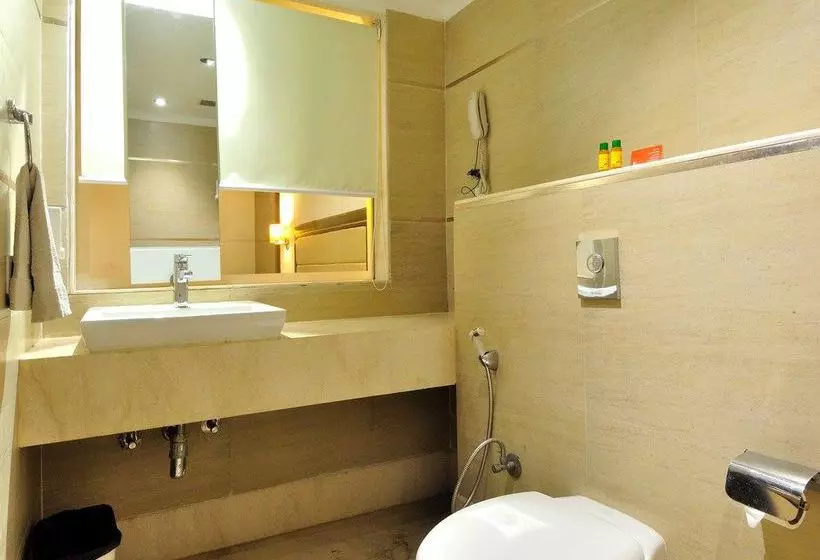 Fabhotel Rajouri Garden Main Market