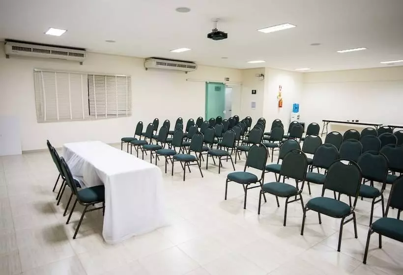 Hotel Francisco Beltrão Palace