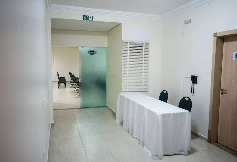 Hotel Francisco Beltrão Palace