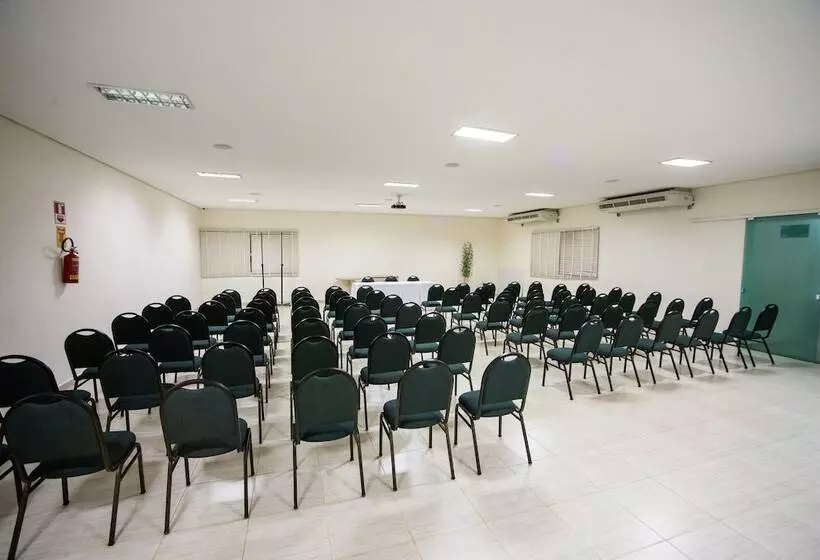 Hotel Francisco Beltrão Palace