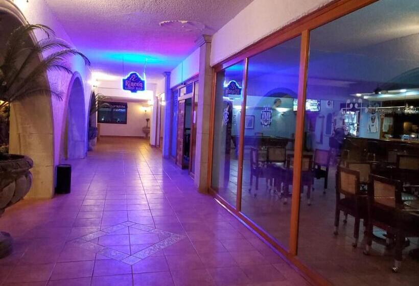 Отель Mision Santa Maria