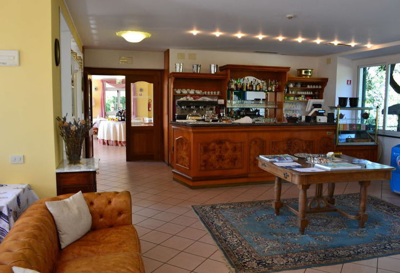 فندق Ristorante Montallegro