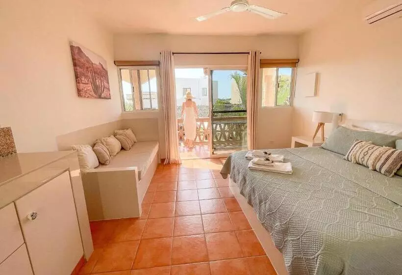 Hotel Olas De Cerritos