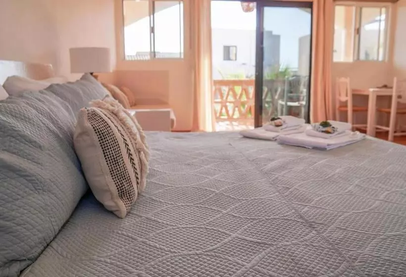 Hotel Olas De Cerritos