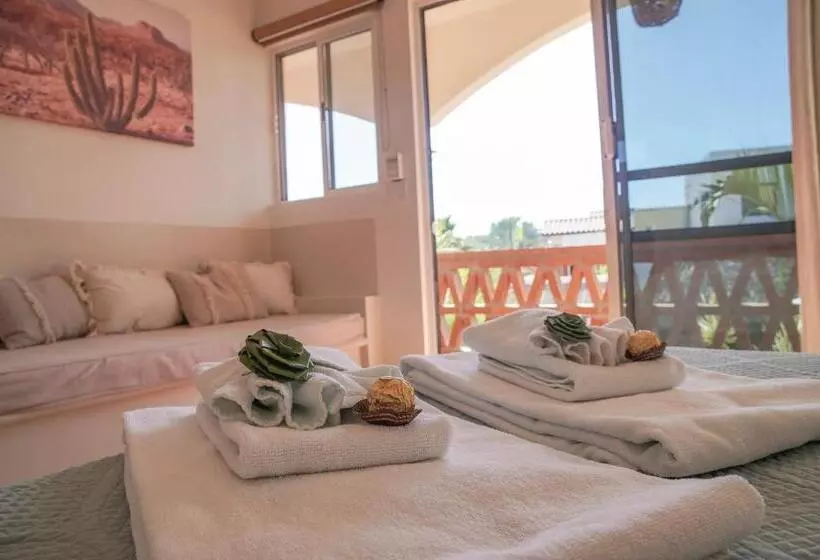 Hotel Olas De Cerritos