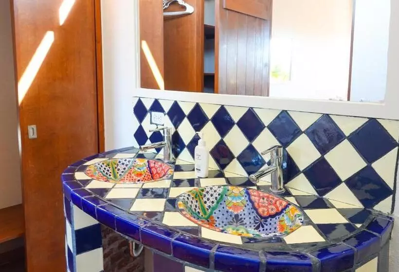 Hotel Olas De Cerritos