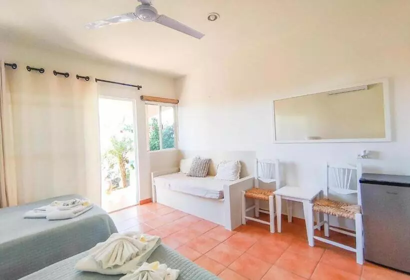 Hotel Olas De Cerritos