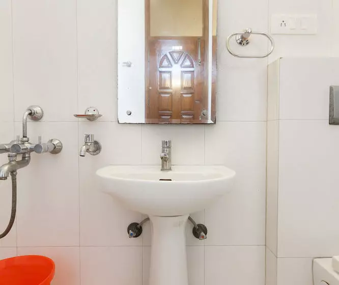ホテル Oyo Rooms Nsez Noida Phase Ii