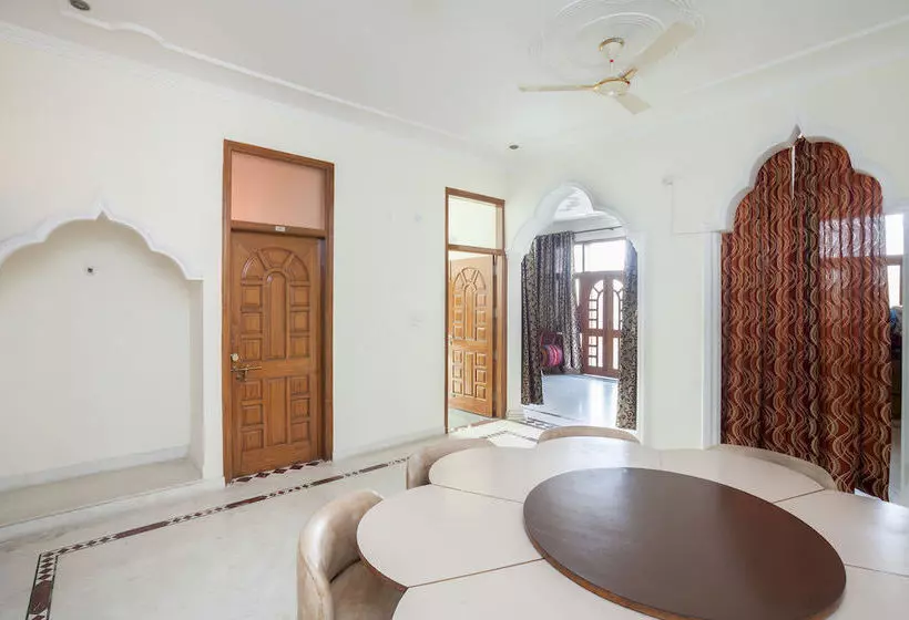 ホテル Oyo Rooms Nsez Noida Phase Ii