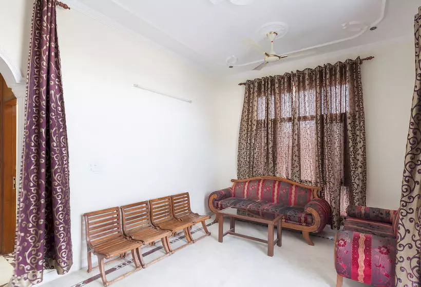 ホテル Oyo Rooms Nsez Noida Phase Ii
