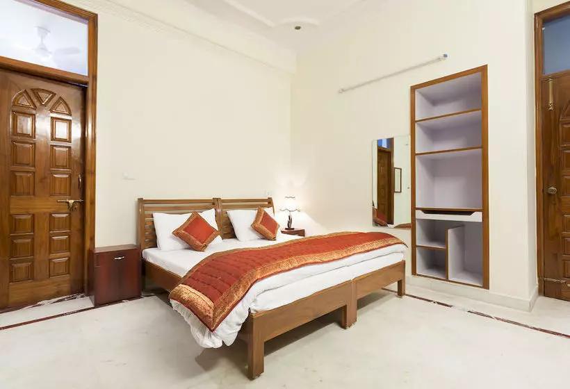 ホテル Oyo Rooms Nsez Noida Phase Ii