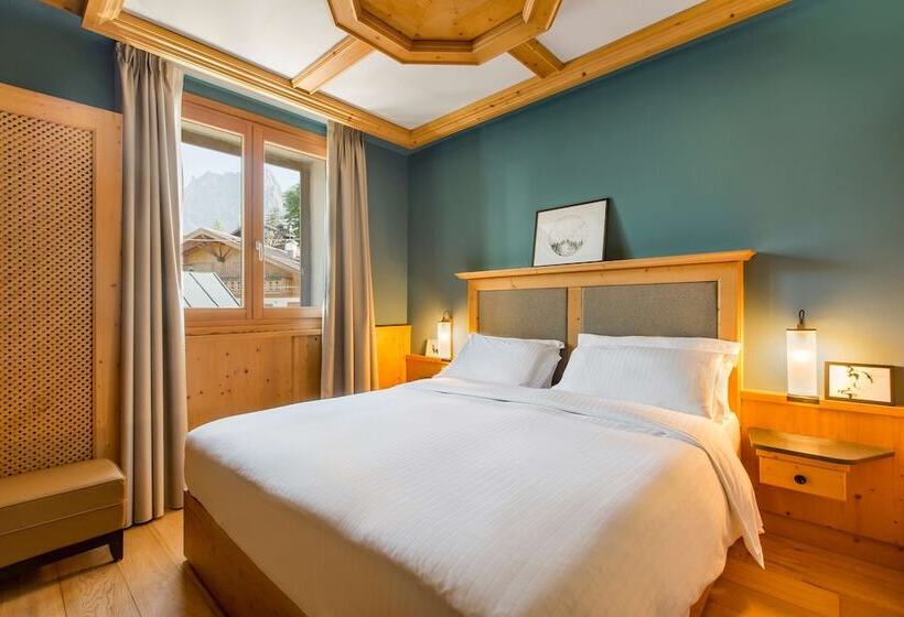 בית מלון כפרי Radisson Residences Savoia Palace Cortina D’ampezzo