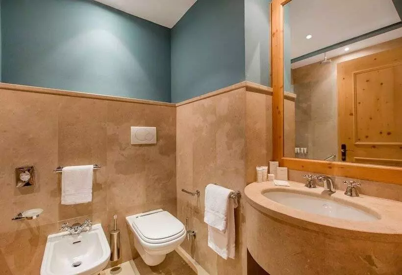 בית מלון כפרי Radisson Residences Savoia Palace Cortina D’ampezzo