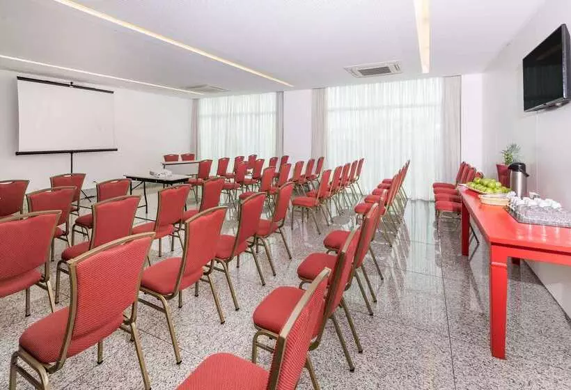 酒店 Esuites Virgínia Luxemburgo