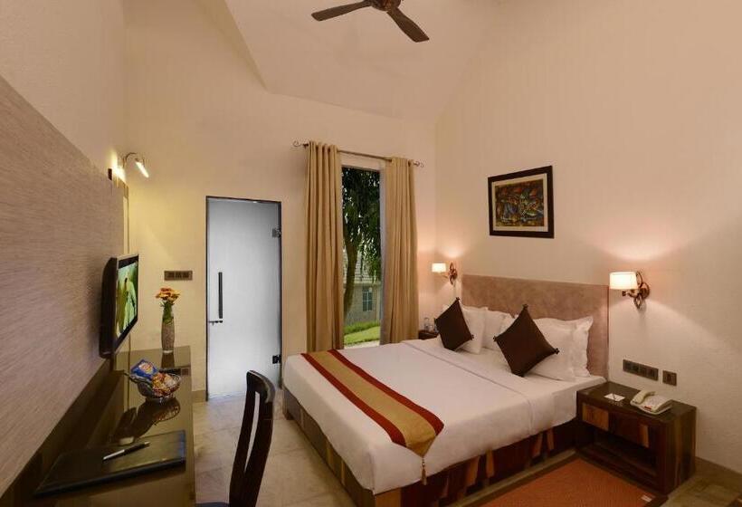 Отель Shri Radha Brij Vasundhara Resort & Spa