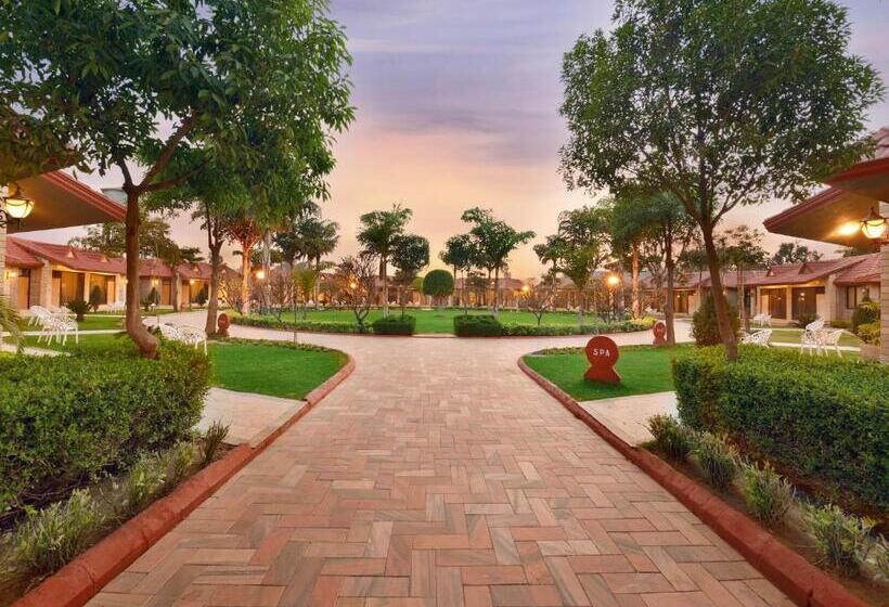 Отель Shri Radha Brij Vasundhara Resort & Spa