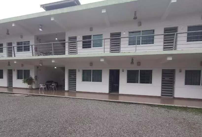 فندق & Suites Mo Sak