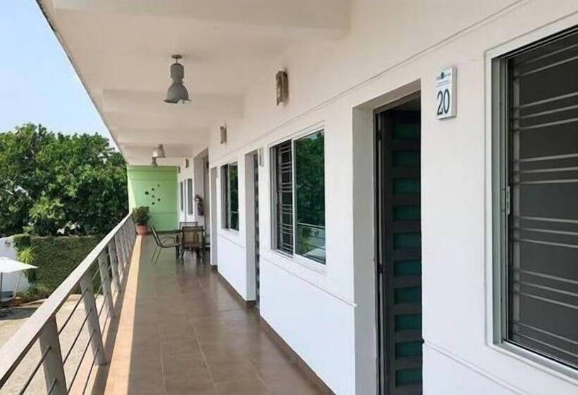 فندق & Suites Mo Sak