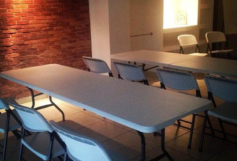 فندق & Suites Mo Sak