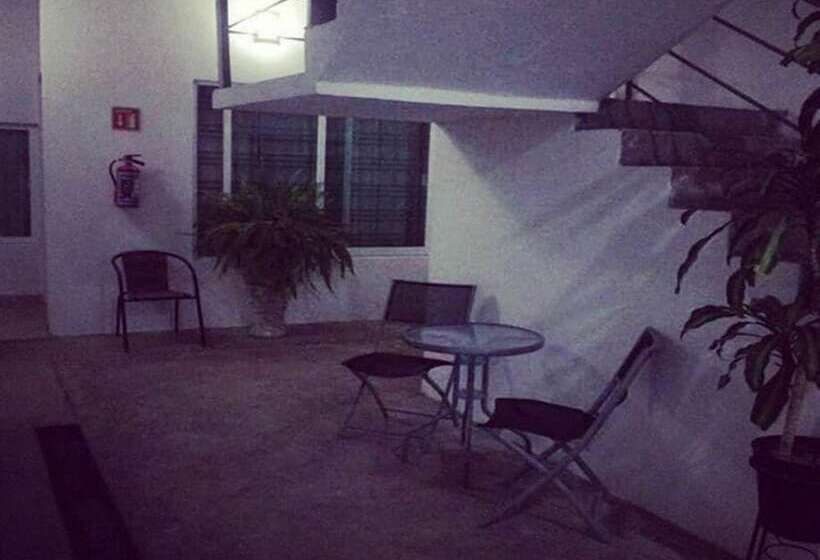 فندق & Suites Mo Sak