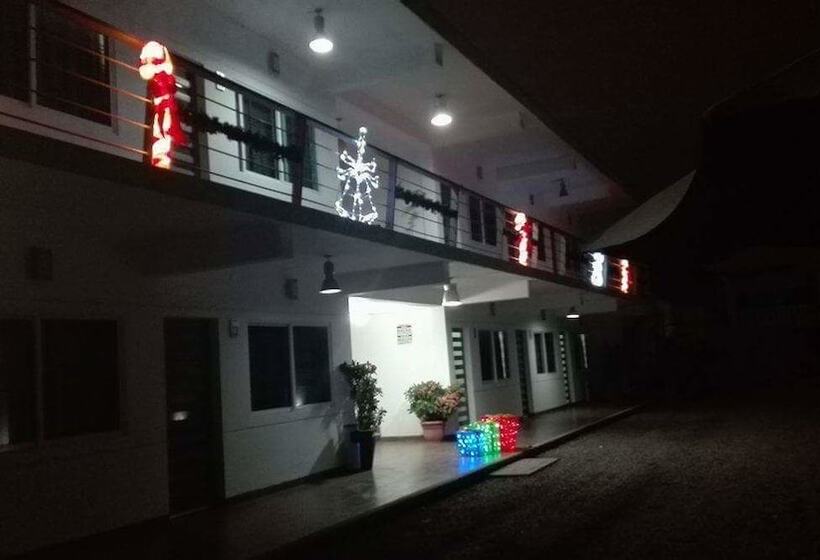 فندق & Suites Mo Sak