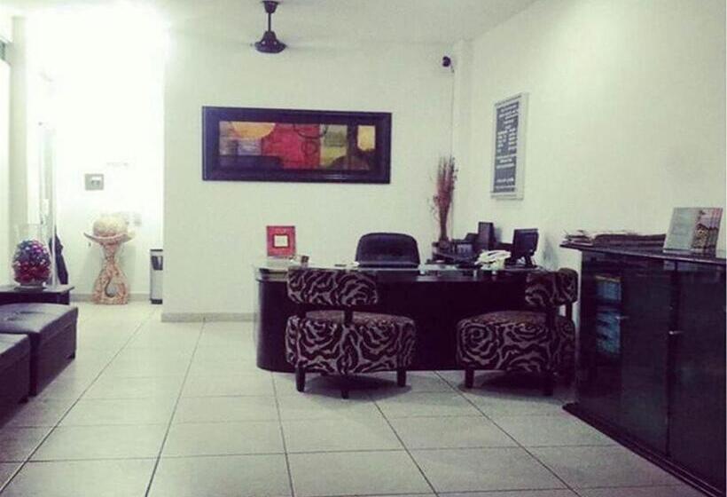 فندق & Suites Mo Sak