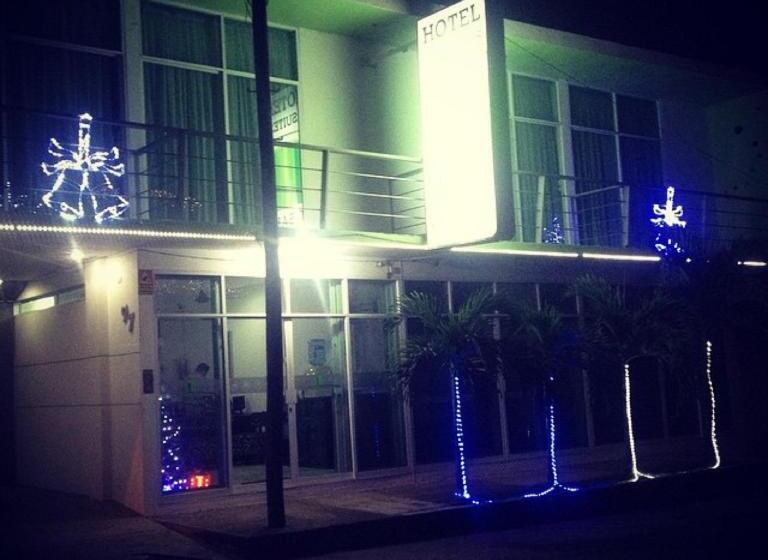 فندق & Suites Mo Sak