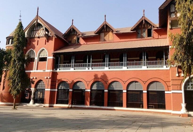 בית מלון כפרי Super Inn Armoise