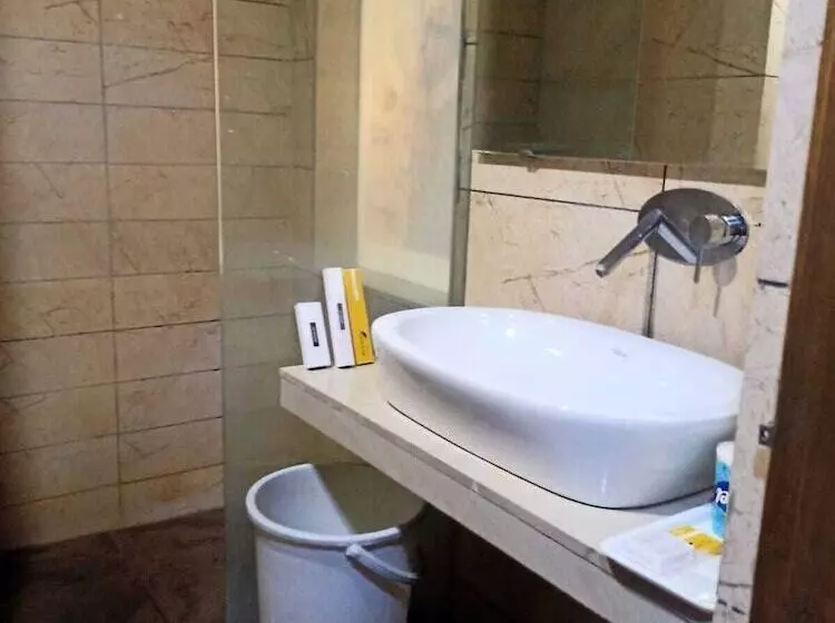 Szálloda Super Inn Armoise