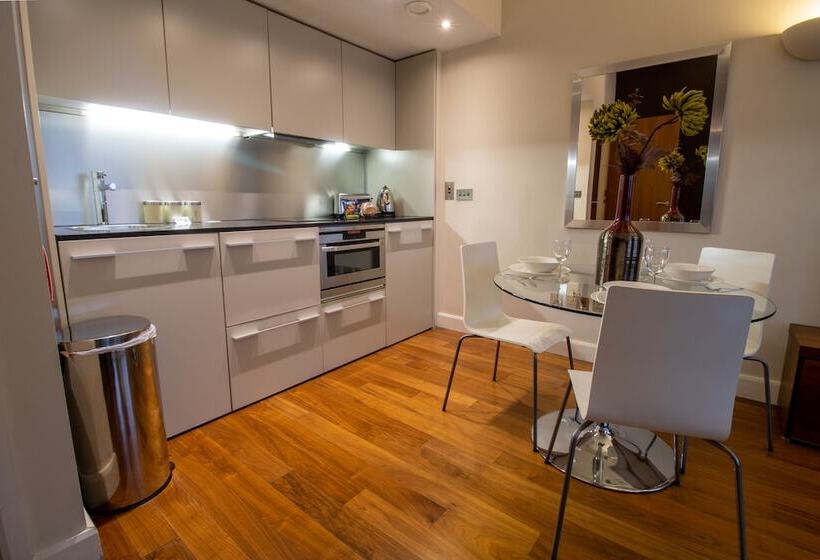 فندق The Chambers   Park Place   Apartments