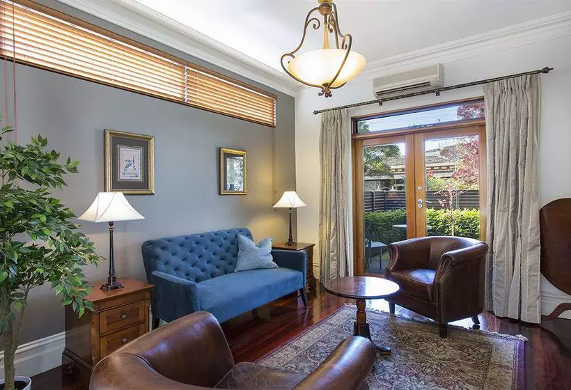 Majatalo Prahran Village Guest House