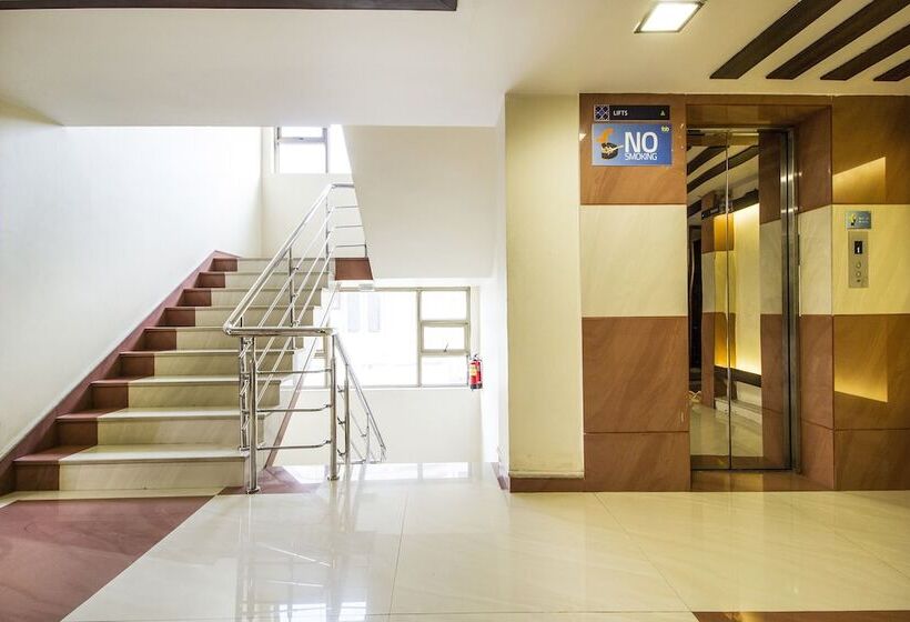 منتجع Fabhotel Amrit Residency