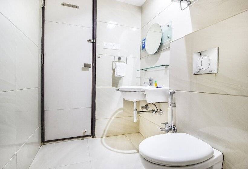 منتجع Fabhotel Amrit Residency