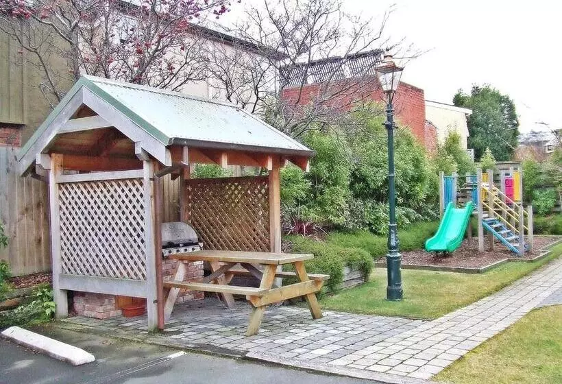 Woodlands Motels And Apartments