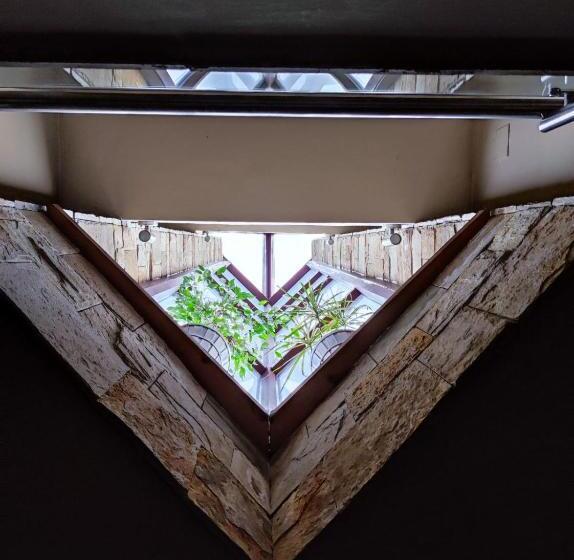 酒店 Famil Adults Only