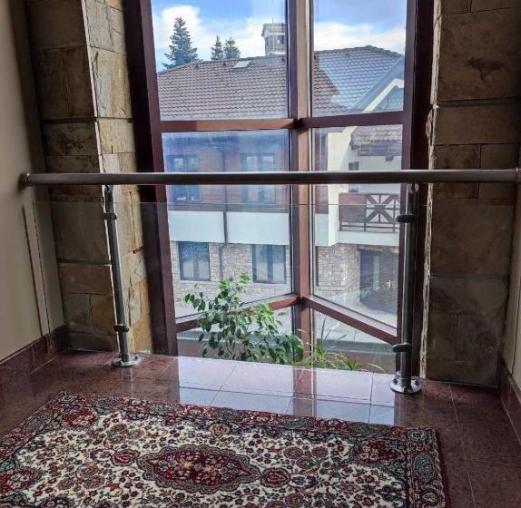 酒店 Famil Adults Only