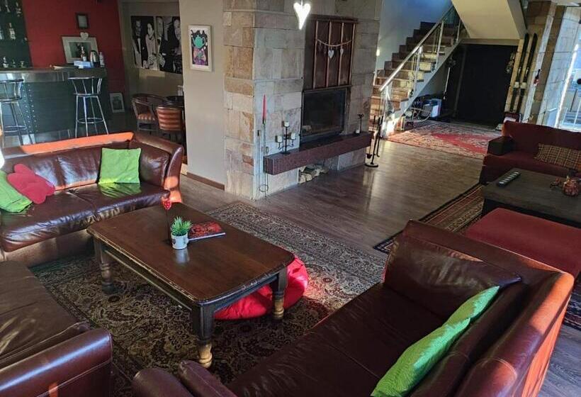 酒店 Famil Adults Only