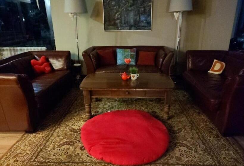 酒店 Famil Adults Only