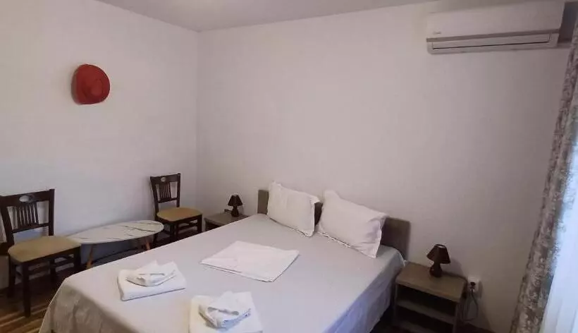 پانسیون Casa Ella