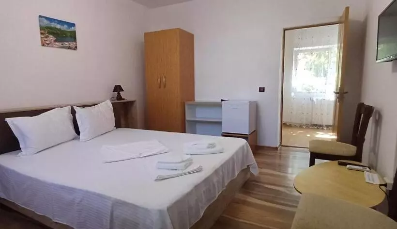 پانسیون Casa Ella