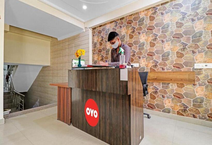 Hotel Oyo 85492 Star Residency