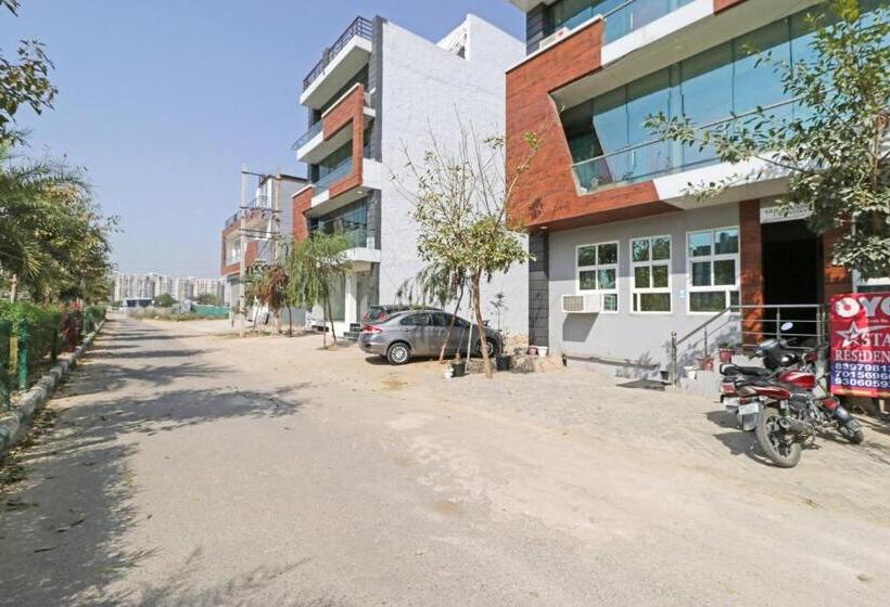 Hotel Oyo 85492 Star Residency