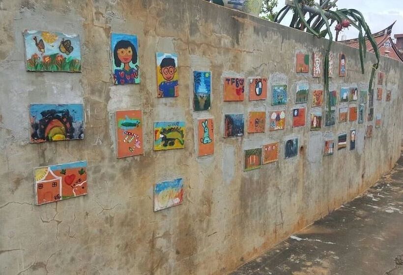 هتل Rong Shu Xia B&b