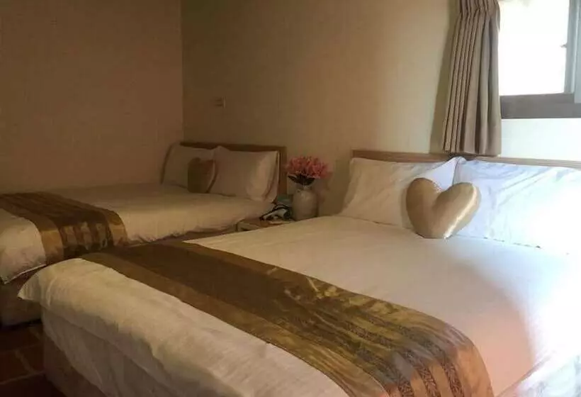 هتل Rong Shu Xia B&b